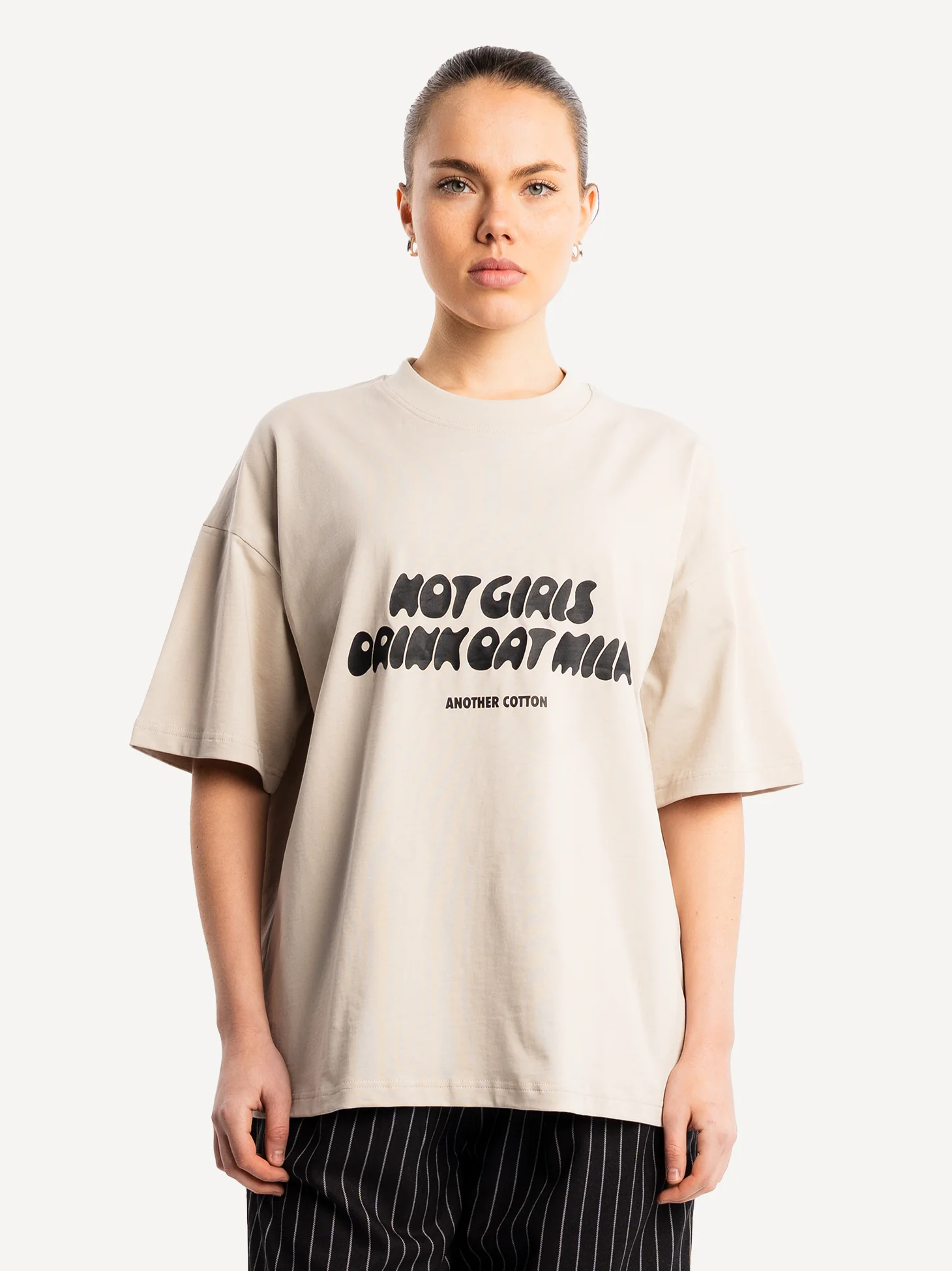 Hot Girls T-Shirt - Image 2