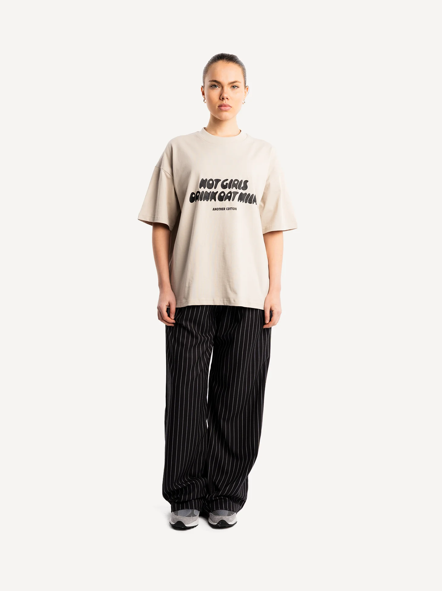 Hot Girls T-Shirt - Image 3