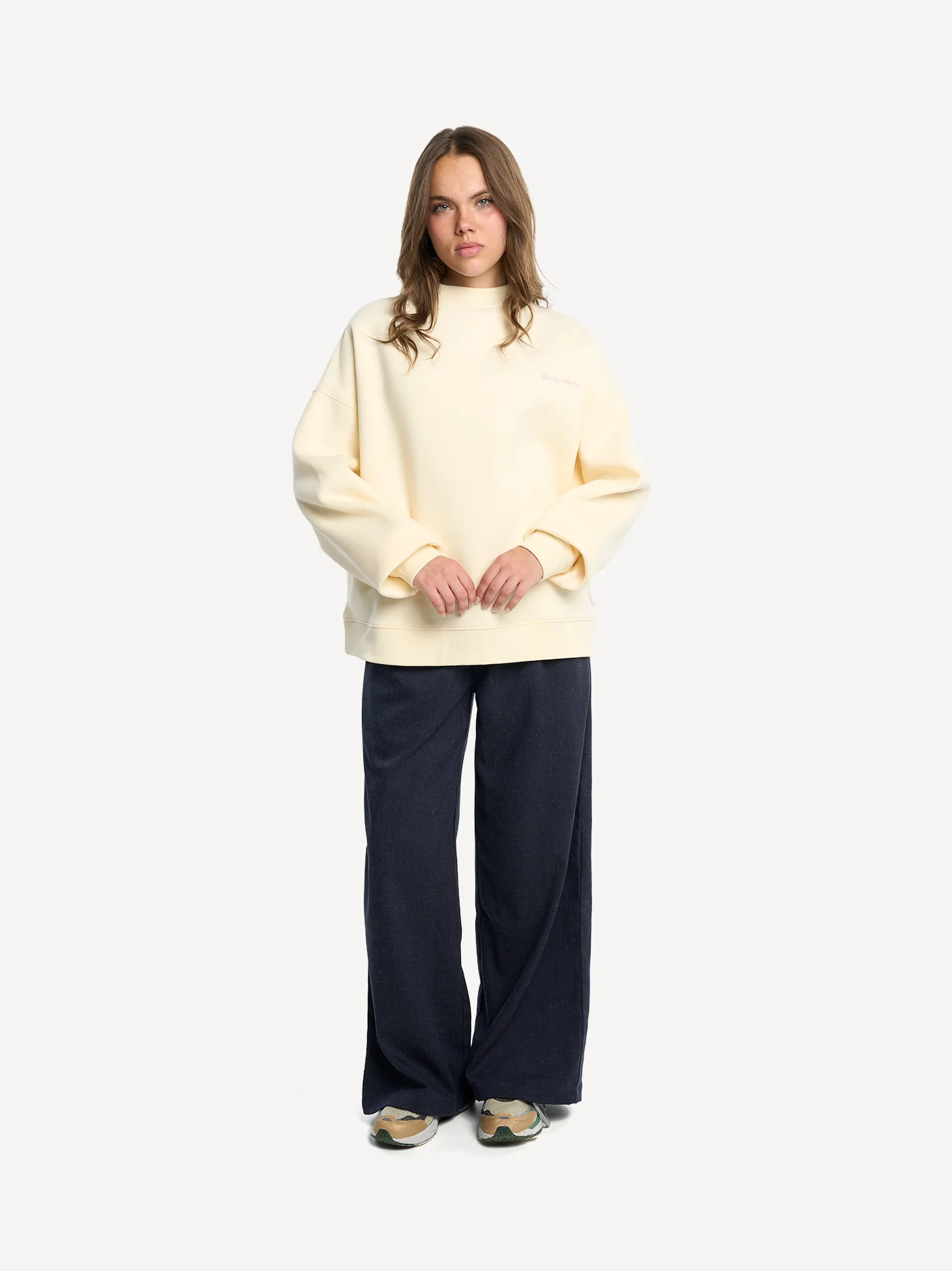 Mat Essentials Oversized Sweatshirt - Image 3